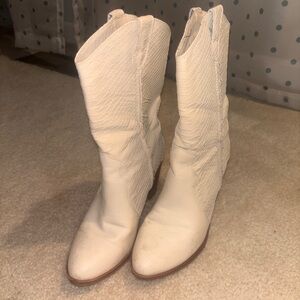 Women’s White Western Cowboy Boots – Size 6.5 (Altar’d State)
